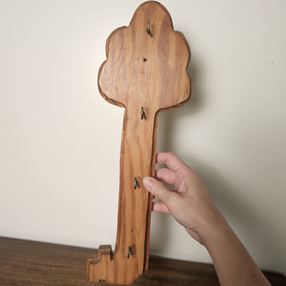 Vintage Wooden Key-Shaped Wall Hook Rack Light Wood Finish 16" Hanging Organizer